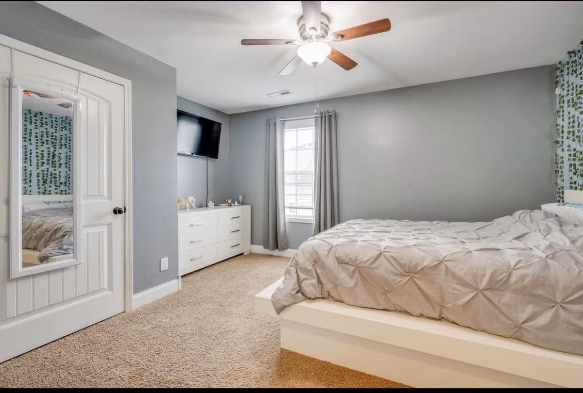 Ngoi nha nhieu nang voi be boi xanh mat cua nguoi Viet tren dat My-Hinh-7