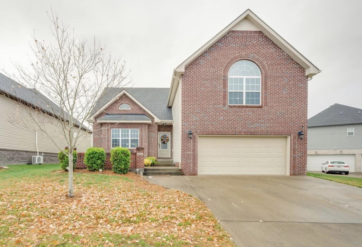 Ngôi nhà nhiều nắng với bể bơi xanh mát của người Việt trên đất Mỹ - Hình 2 Ngoi nha nhieu nang voi be boi xanh mat cua nguoi Viet tren dat My-Hinh-2