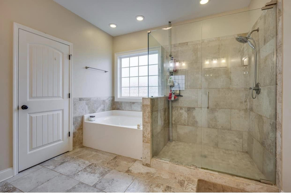 Ngôi nhà nhiều nắng với bể bơi xanh mát của người Việt trên đất Mỹ - Hình 8 Ngoi nha nhieu nang voi be boi xanh mat cua nguoi Viet tren dat My-Hinh-8