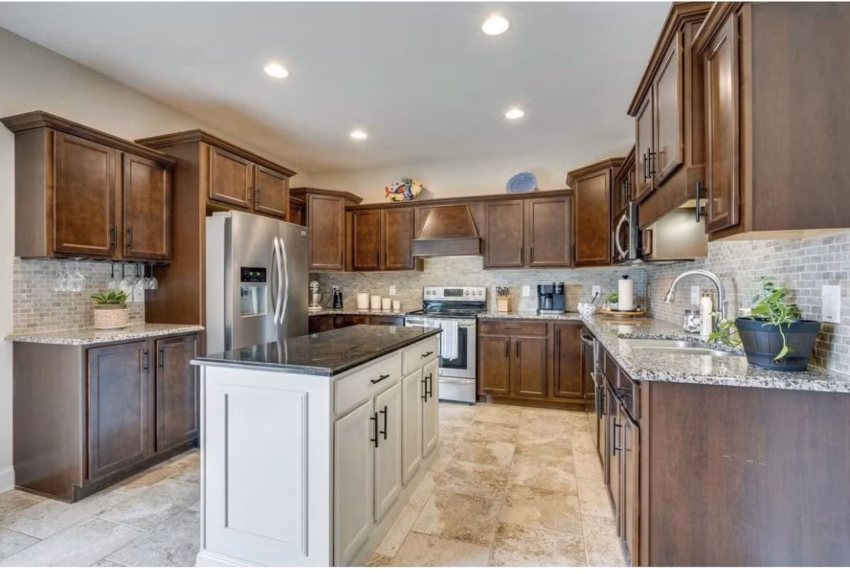 Ngoi nha nhieu nang voi be boi xanh mat cua nguoi Viet tren dat My-Hinh-13