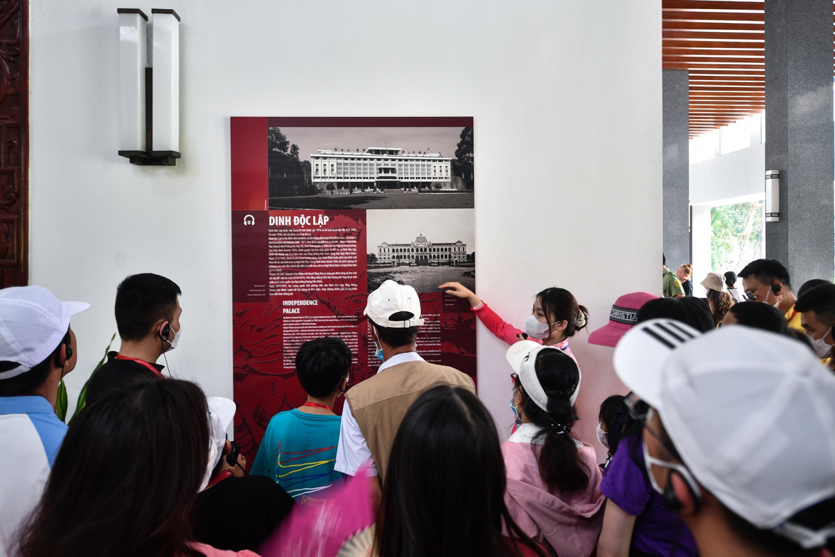 Hang dai nguoi xep hang, cho vao Dinh Doc lap sang 30/4-Hinh-6