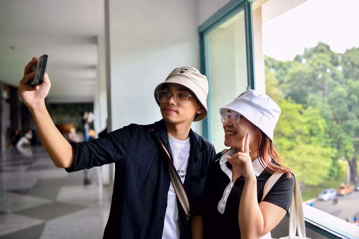 Hang dai nguoi xep hang, cho vao Dinh Doc lap sang 30/4-Hinh-7