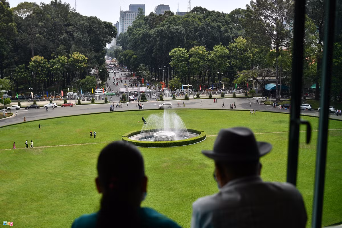 Hang dai nguoi xep hang, cho vao Dinh Doc lap sang 30/4-Hinh-11