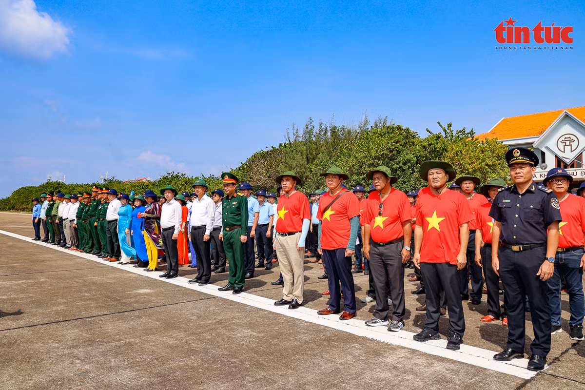 Thieng lieng le chao co To quoc tai Truong Sa-Hinh-13