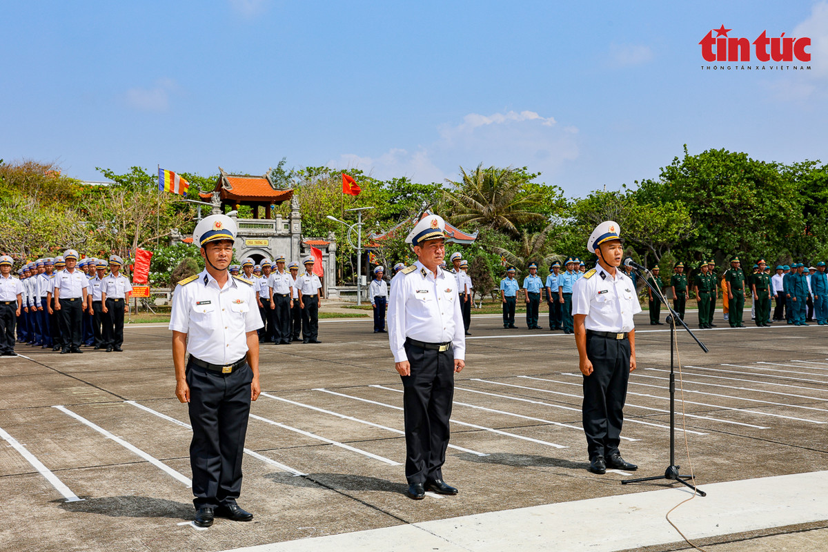 Thieng lieng le chao co To quoc tai Truong Sa-Hinh-5