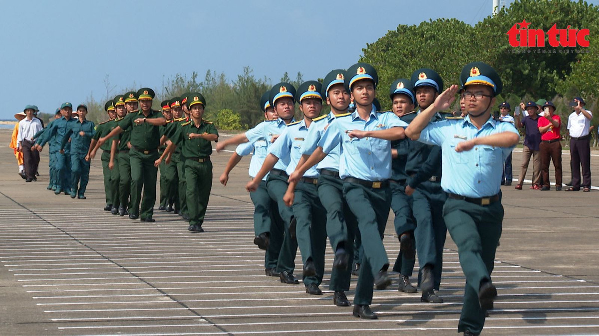 Thieng lieng le chao co To quoc tai Truong Sa-Hinh-10