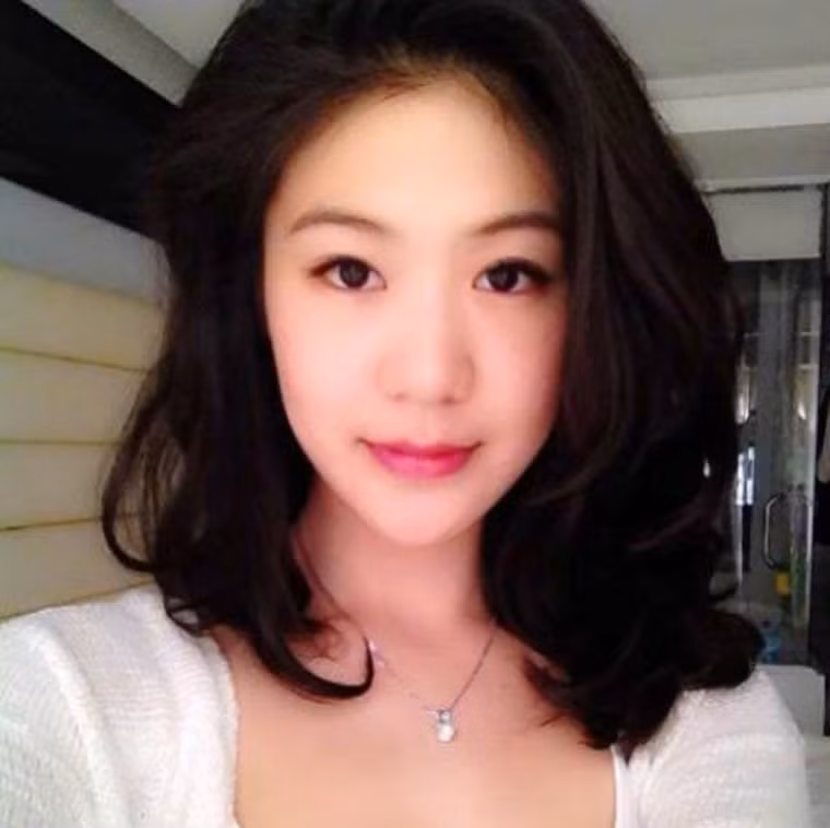 Khóa đào tạo có 32 người nhưng chỉ có 4 thành viên nữ, có người đã bỏ cuộc vì huấn luyện quá khắc nghiệt, cô cũng có ý định bỏ cuộc nhưng rồi đã nỗ lực hết sức mình để có thể theo đuổi được ước mơ của mình.