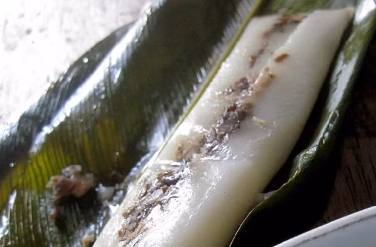 Dù vậy khi thưởng thức nguội vẫn có cái thú riêng. Cắn một miếng bánh vừa miệng, nhai chậm sẽ dễ dàng cảm nhận sự dẻo dai của gạo, thơm lừng mùi hành mỡ.