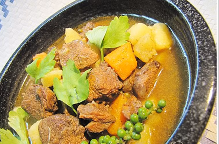 Bắp bò om ngũ vị.