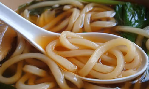 Người ta nêm thuốc phiện vào mì như một mánh lới để lôi kéo khách hàng. Ảnh minh họa. Người ta nêm thuốc phiện vào mì như một mánh lới để lôi kéo khách hàng. Ảnh minh họa.