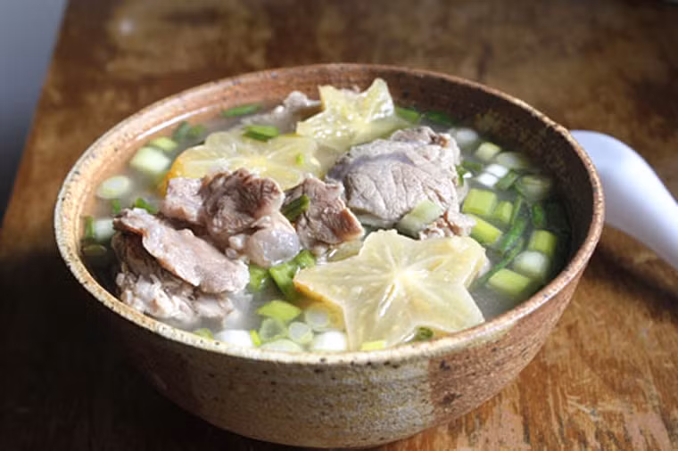 Canh bắp bò nấu khế.