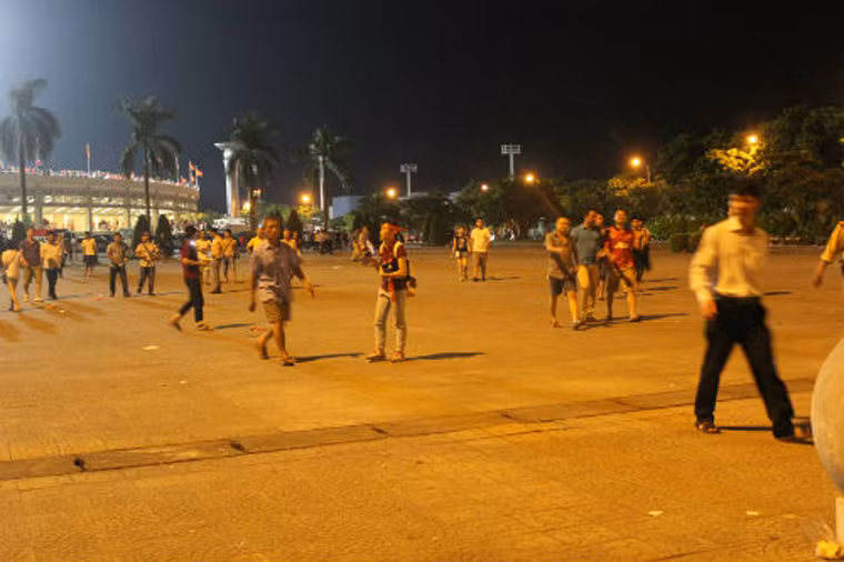 Việc để Nhật ghi bàn vào những phút cuối đã khiến nhiều cổ động viên thất vọng và bỏ về trước. Tuy nhiên, phản ứng không quá gay gắt, các cổ động viên vẫn vui vẻ. Thậm chí có những nhóm cổ động viên còn hát vang bài ca Hồ Chí Minh.