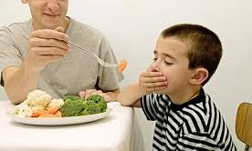 "Nói không" với đồ ăn nhanh, nhiều chất béo; tăng cường chất xơ từ ngũ cốc nguyên hạt giúp ngừa tiểu đường hiệu quả. Ảnh minh họa.