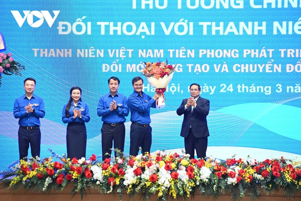3 cau hoi Thu tuong dat ra tai cuoc doi thoai voi 300 thanh nien
