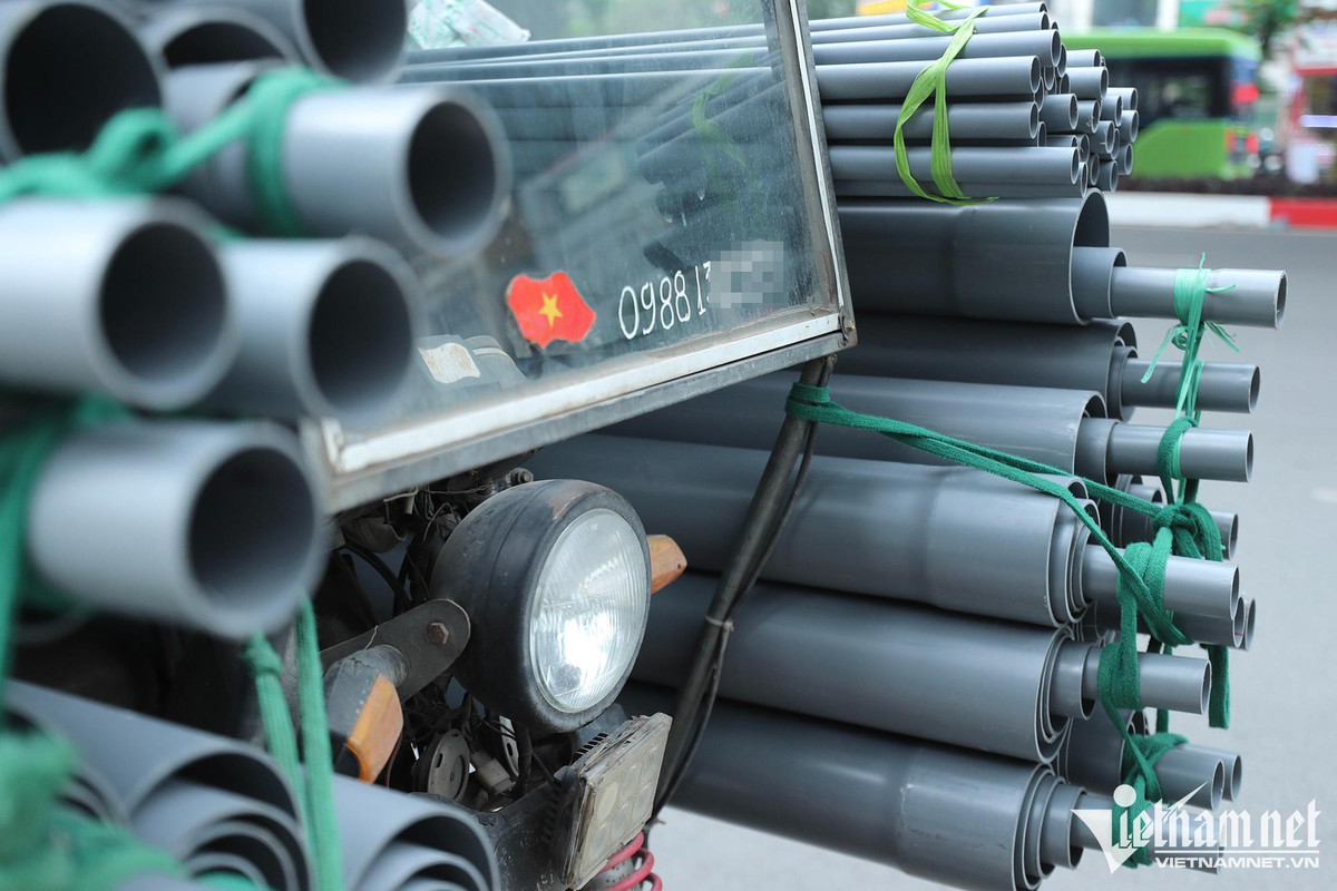 Xe 3 banh chat hang nhu ‘lo cot’, bi xu phat tai xe do tai muu sinh-Hinh-6