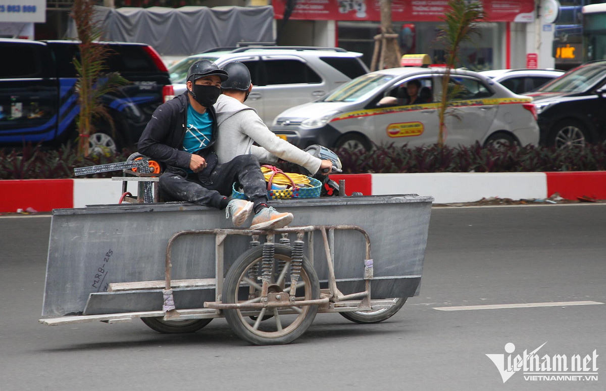 Xe 3 banh chat hang nhu ‘lo cot’, bi xu phat tai xe do tai muu sinh-Hinh-4