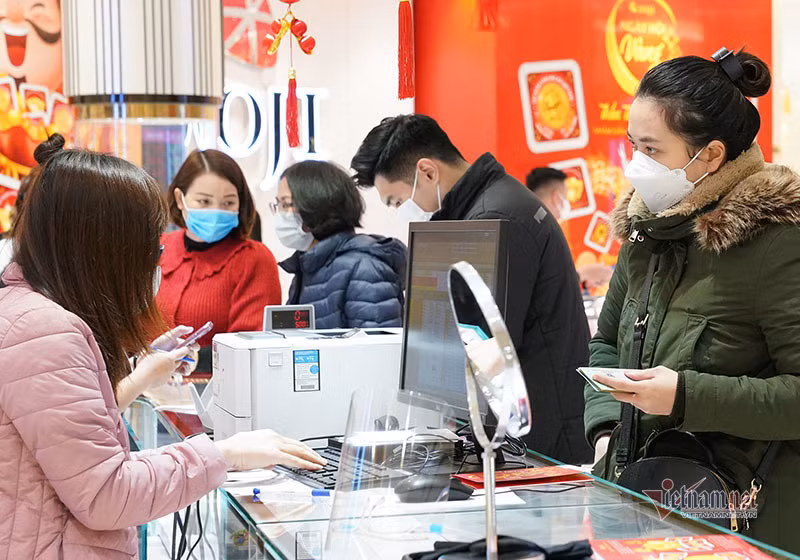 Gia vang hom nay 21/3: Trang thu gom hang, cho vang tang gia