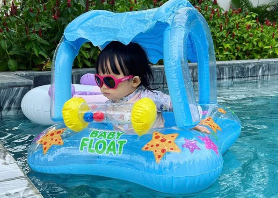 Ái nữ nhà Cường Đô La chuẩn rich kid thứ thiệt - Hình 2 Ai nu nha Cuong Do La chuan rich kid thu thiet-Hinh-2