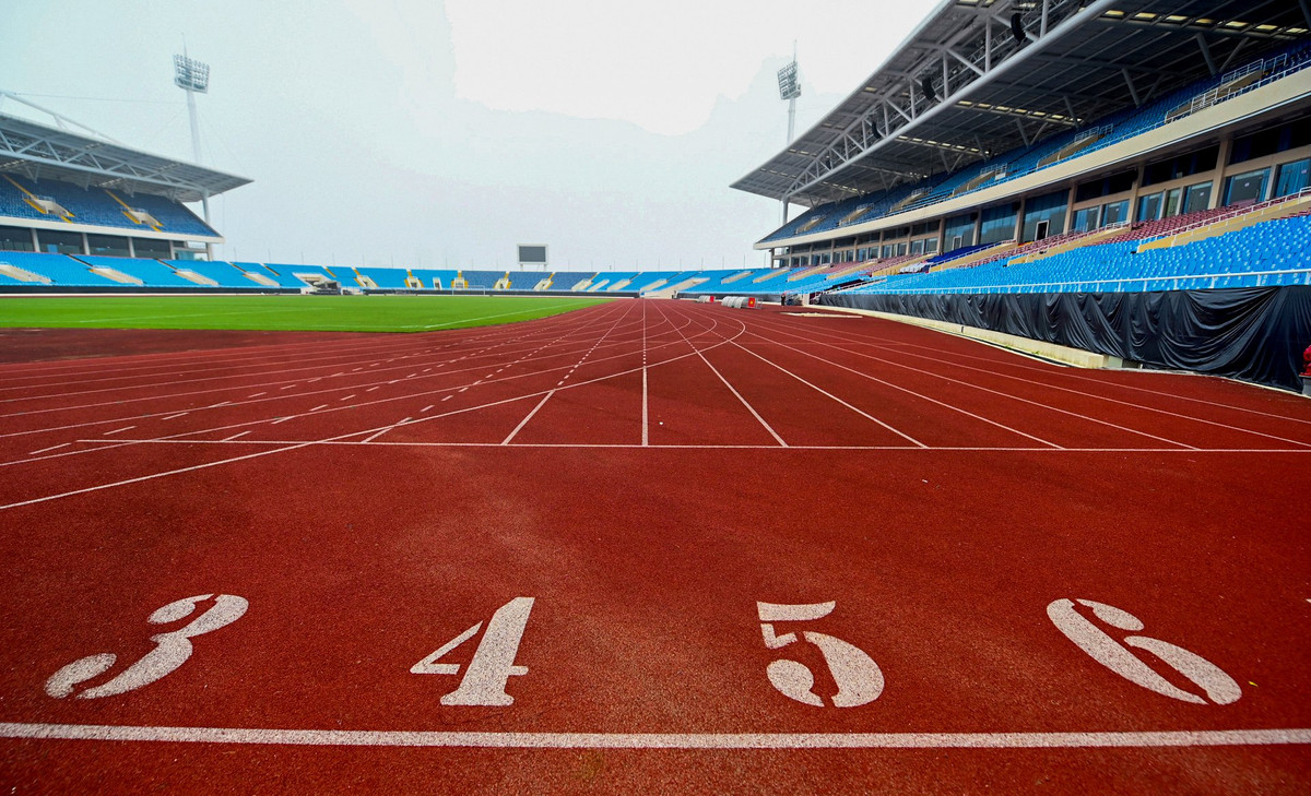 Mặt sân Mỹ Đình từng bị Liên đoàn Bóng đá châu Á (AFC) chê tại trận đấu tuyển Việt Nam gặp Australia tại vòng loại thứ 3 World Cup vào tháng 9 năm ngoái, nay chất lượng mặt cỏ được cải thiện rất nhiều, sẵn sàng để tổ chức trận đấu giữa Việt Nam và đội Oman, sau đó là SEA Games 31.