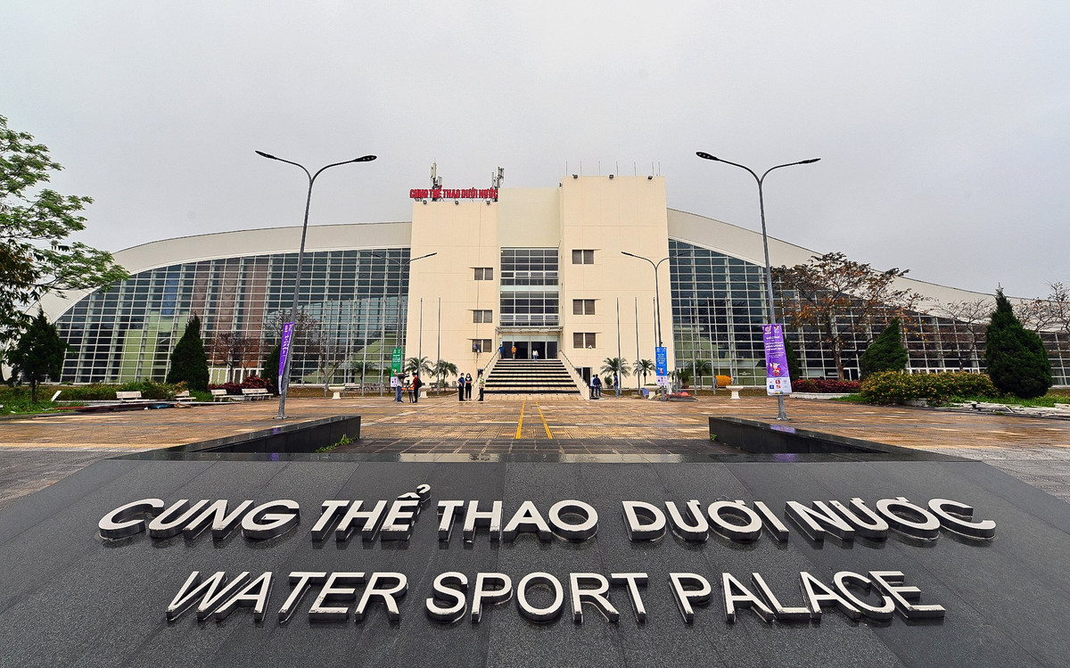 Tại Cung Thể thao dưới nước (quận Nam Từ Liêm) đến nay vẫn còn ngổn ngang khi công tác sữa chữa, nâng cấp chưa được hoàn thiện dù SEA Games 31 đang đến gần.