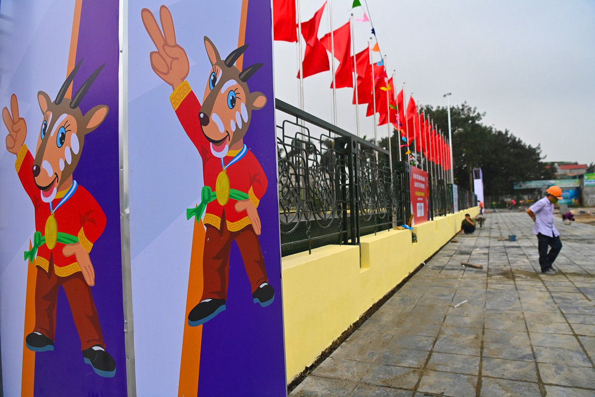 Đây là địa điểm thi đấu của môn vật với sức chứa 2.500 chỗ ngồi. Dự kiến khoảng 2 tuần nữa, toàn bộ các hạng mục sẽ hoàn thành.