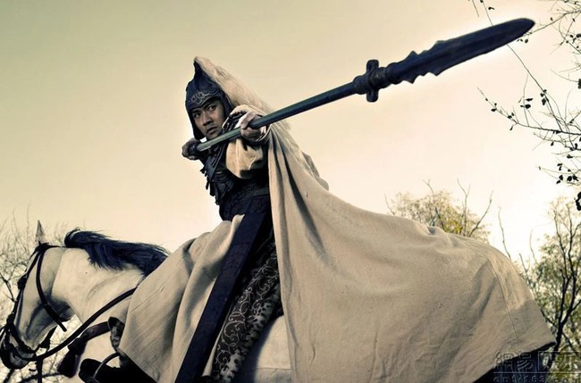 Vo cua danh tuong Trieu Van la ai?