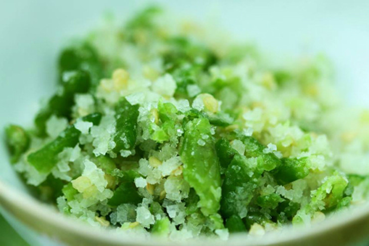 Loại cây này dễ trồng, không cần chăm sóc, chỉ cần chiết rễ và bón ít phân là ra trái tua tủa