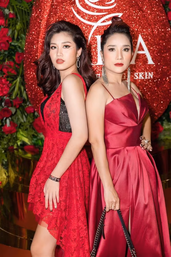 Sinh nhat con gai, Cat Tuong goi loi lam cua minh thoi tre