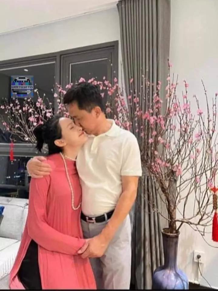 HOT: Hien Ho xuat hien giua tam bao, thai do ra sao?-Hinh-8