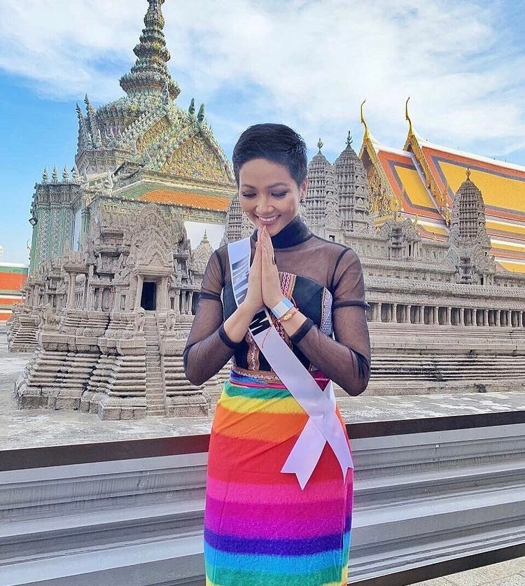 Mỹ nhân Việt và váy thổ cẩm: HHen Niê đẹp xuất sắc - Hình 9 My nhan Viet va vay tho cam: HHen Nie dep xuat sac-Hinh-9