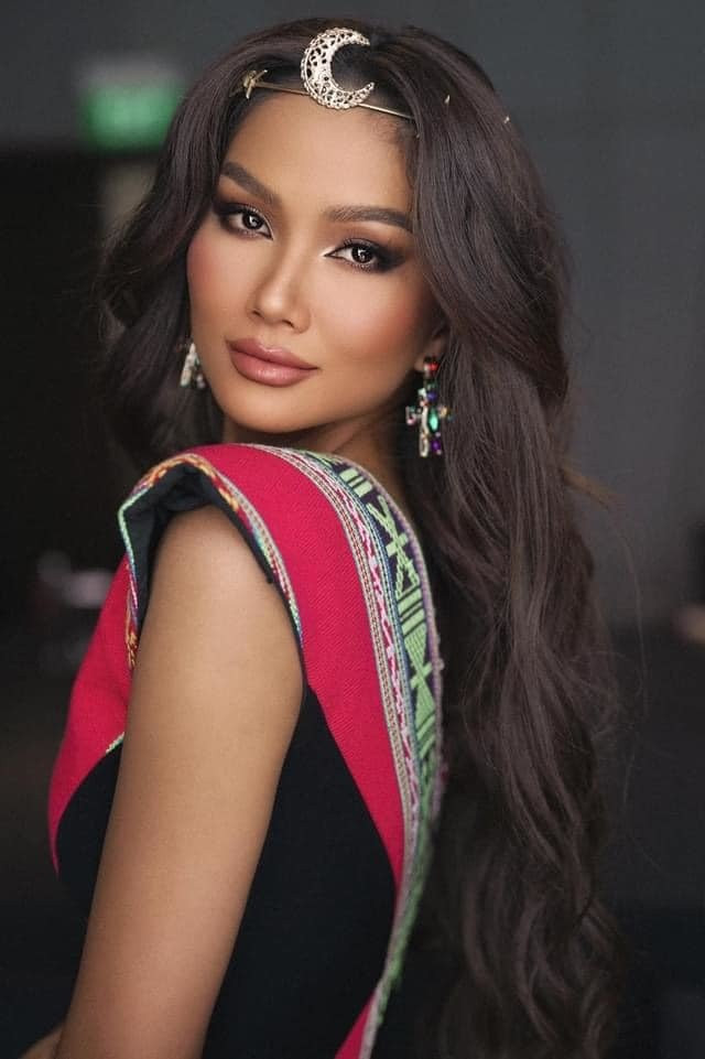 Mỹ nhân Việt và váy thổ cẩm: HHen Niê đẹp xuất sắc My nhan Viet va vay tho cam: HHen Nie dep xuat sac