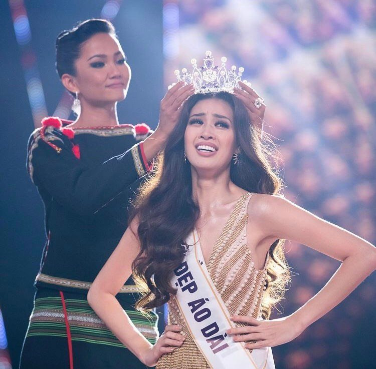 Mỹ nhân Việt và váy thổ cẩm: HHen Niê đẹp xuất sắc - Hình 6 My nhan Viet va vay tho cam: HHen Nie dep xuat sac-Hinh-6