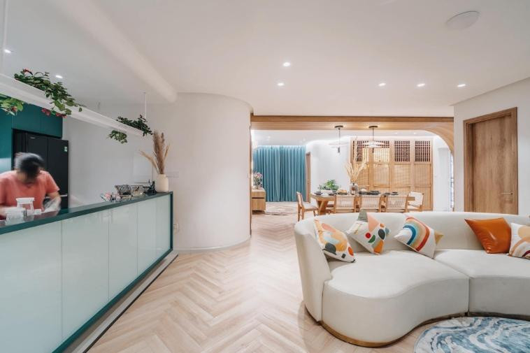 Căn hộ 130m2 thiết kế phòng ngủ độc, lạ như boong tàu ảnh 1