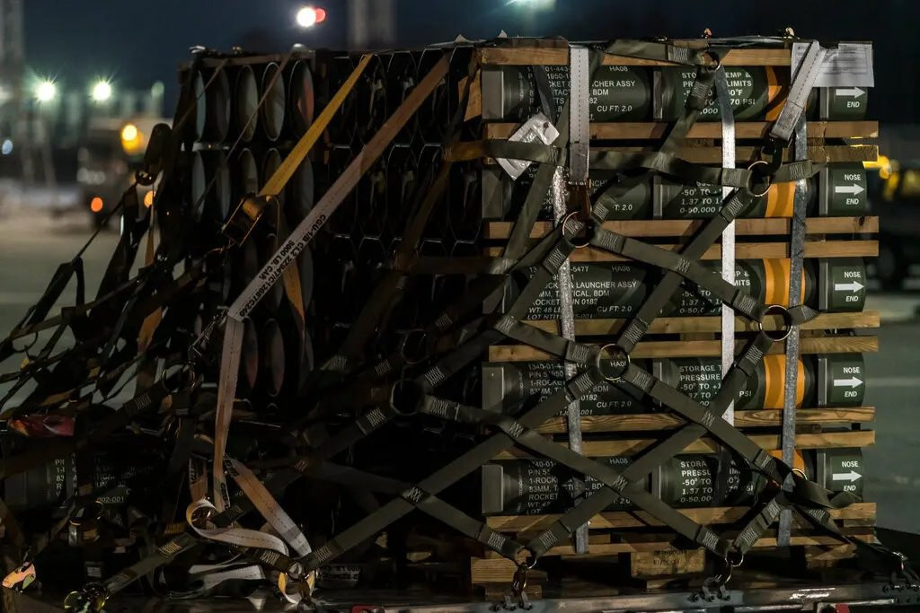 My phe duyet goi vien tro quan su 200 trieu USD cho Ukraine