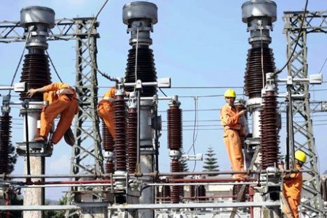 EVN đạt doanh thu "khủng" năm 2013 nhờ tăng giá. Ảnh minh họa.