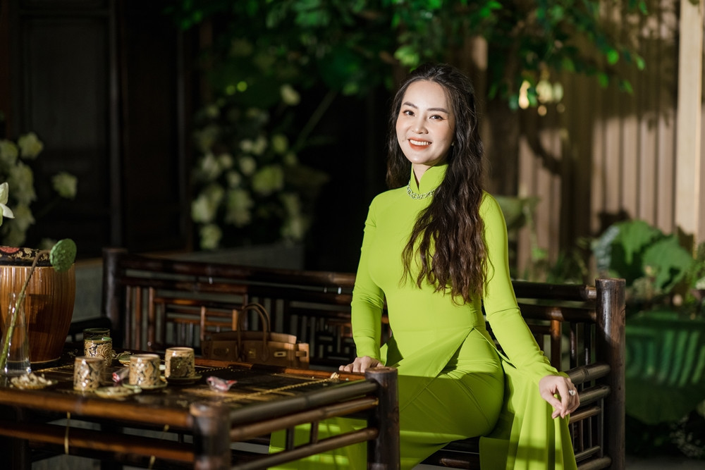 Là một người có mặt từ khá sớm, BTV - Á hậu Thụy Vân cũng dành thời gian để ghi lại những khoảnh khắc đẹp của mình.