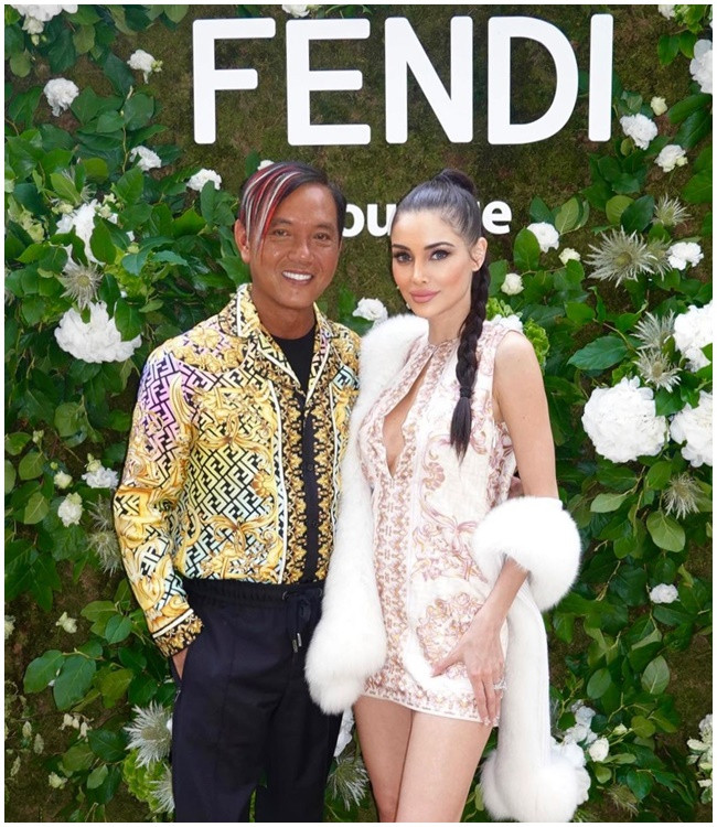 Nhắc đến Stephen Hung thì ngoài khối tài sản đồ sộ, tiêu mấy đời không hết thì cuộc hôn nhân giữa ông với người vợ nước ngoài xinh đẹp cũng là điểm đáng thu hút.