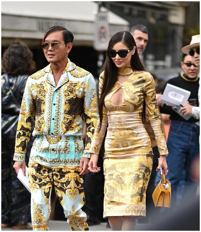 Stephen Hung đã kết hôn với người đẹp Deborah Valdez, cựu siêu mẫu đến từ Mexico. Chuyện tình với ngoại hình "đũa lệch" của vị tỷ phú này từng là chủ đề tốn nhiều giấy mực của báo chí.