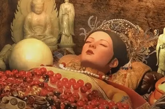 Vi sao con gai Khang Hy khi chet duoc mac long bao?-Hinh-2