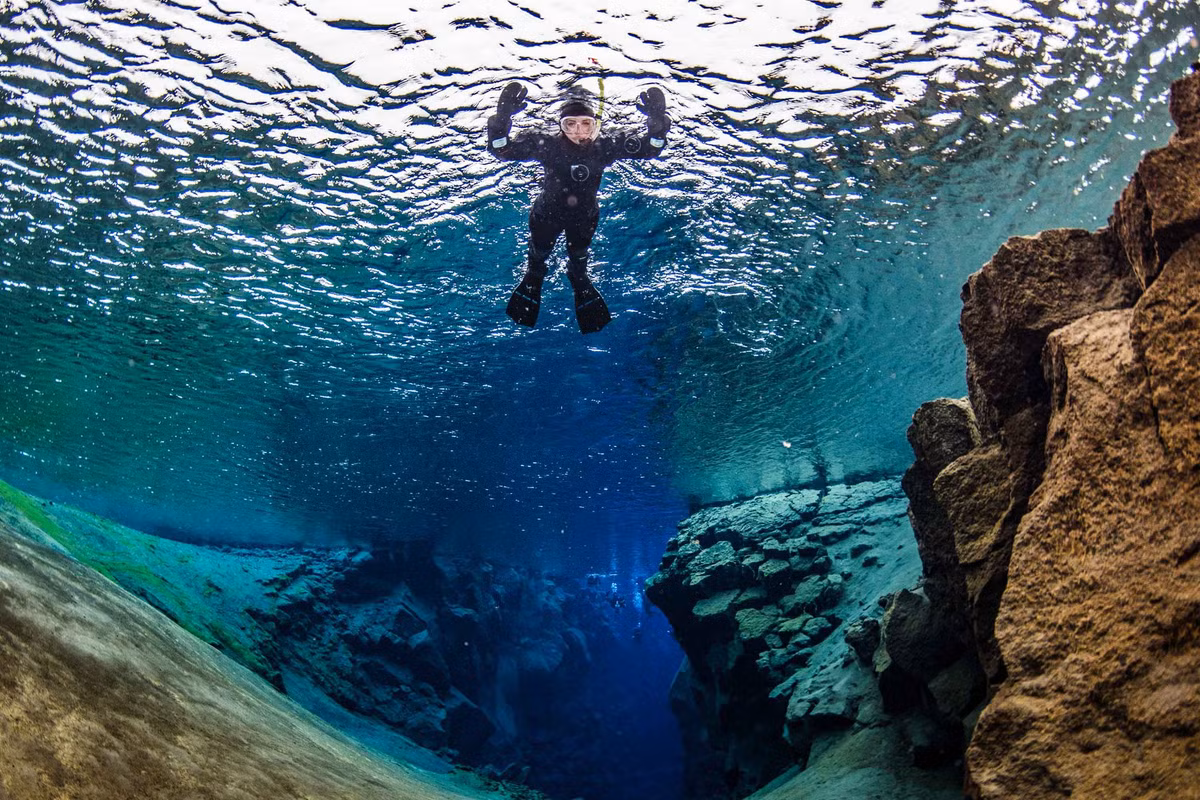 Khe nứt Silfra: Nơi duy nhất có thể cùng lúc chạm vào hai lục địa - Hình 6 Khe nut Silfra: Noi duy nhat co the cung luc cham vao hai luc dia-Hinh-6