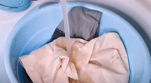 Bon loai quan ao cu khong duoc tuy tien cho di-Hinh-5