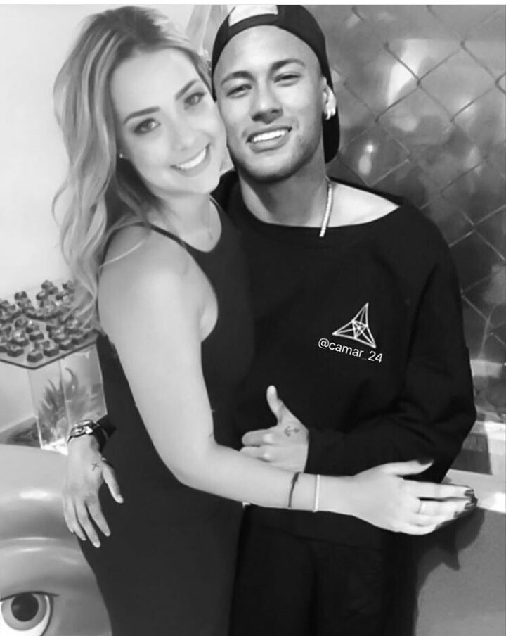 Nhung bong hong nong bong xung quanh sieu sao so 1 Brazil-Hinh-2