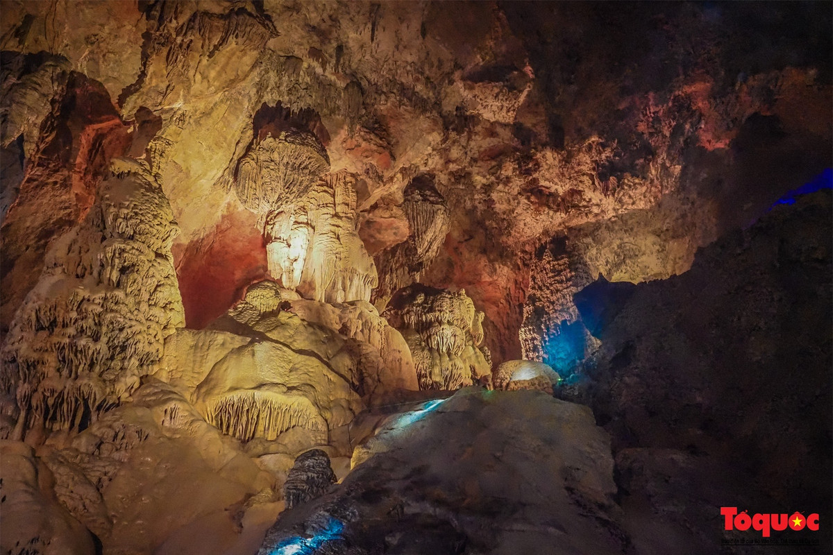 Từ nơi này, du khách cũng tiện đường ghé qua thăm thác Bản Giốc hùng vỹ, một thắng cảnh tuyệt vời khác của tỉnh