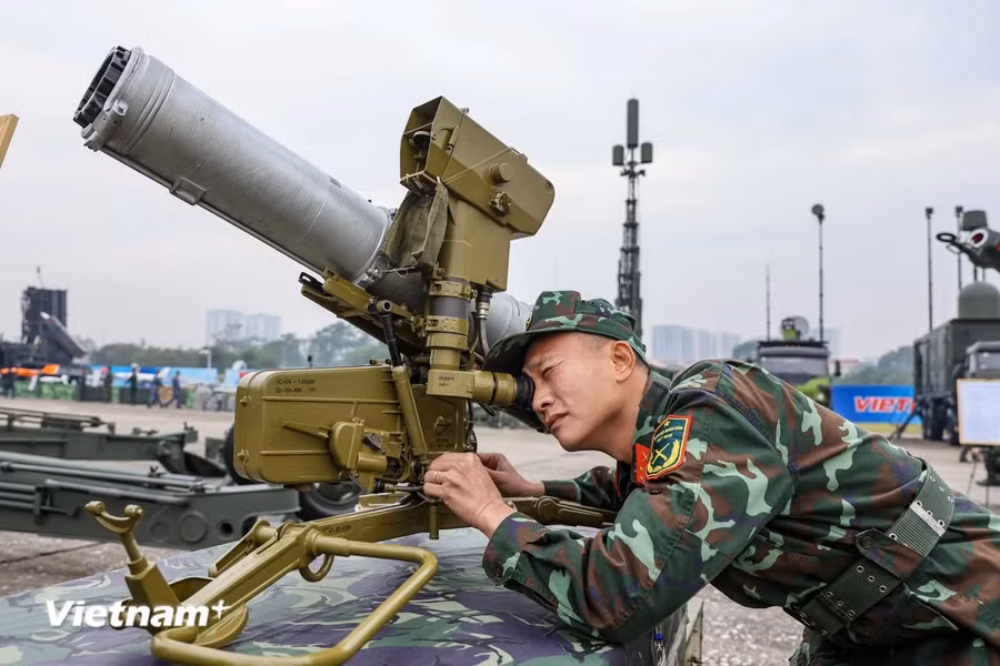 Tên lửa chống tăng có tầm bắn từ 70-2.500 mét. Ảnh: Hoài Nam/Vietnamplus.