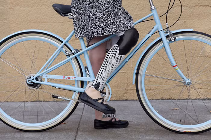  Nhiệm vụ của họ là “mang lại cảm giác tự tin hơn cho những người mất chi bẩm sinh hoặc do chấn thương”.