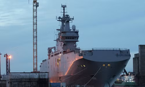 Tàu đổ bộ chở trực thăng lớp Mistral.