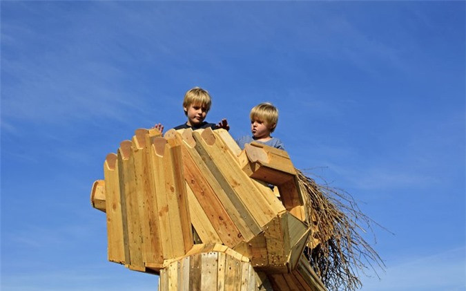 ##sc### Chúng được mài, đánh bóng, và ghép lại để đảm bảo thẩm mỹ và an toàn cho trẻ nhỏ chơi cùng. 