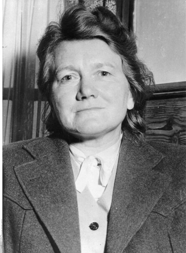 Cuộc đời bình lặng, khép kín về em gái của Hitler ảnh 5