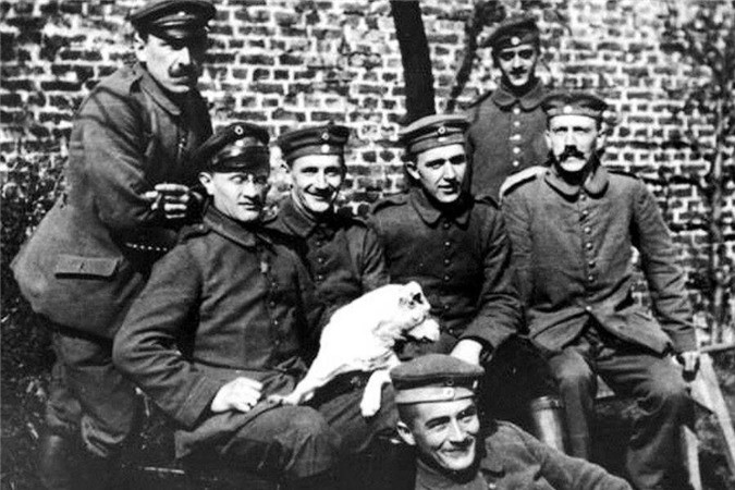 Cuộc đời bình lặng, khép kín về em gái của Hitler ảnh 7