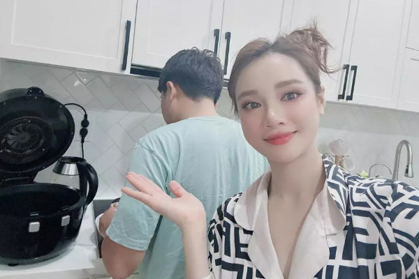 Nhã Phương cưới Trường Giang điểm 10 sự nghiệp lẫn tình cảm - Hình 5 Nha Phuong cuoi Truong Giang diem 10 su nghiep lan tinh cam-Hinh-5